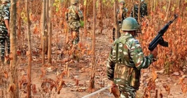 Chhattisgarh Naxal Encounter : कांकेर में सुरक्षाबलों और नक्सलियों के बीच मुठभेड़, 1 महिला नक्सली का शव और हथियार बरामद