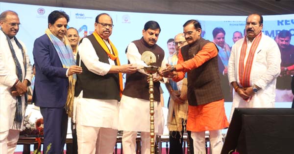 रतलाम में MP RISE 2025 कॉन्क्लेव : सीएम डॉ. मोहन यादव ने किया शुभारंभ, 500 युवाओं को सौंपेंगे जॉब लेटर