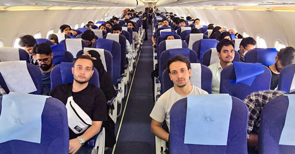 ऑपरेशन सिंधु : युद्ध के बीच ईरान से 285 और नागरिक पहुंचे भारत, 162 इजराइल से भी निकले; अब तक 1,713 भारतीय लौटे स्वदेश