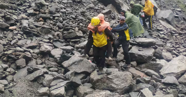 उत्तराखंड : भारी बारिश से चार धाम यात्रा प्रभावित, केदारनाथ पैदल मार्ग बंद, मुनकटिया के पास फंसे यात्री, रेस्क्यू जारी