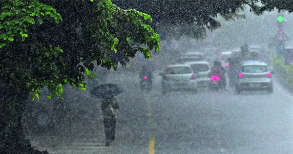 Weather Update : भारी बारिश से गुजरात और हिमाचल में कहर, अहमदाबाद में बाढ़ जैसे हालात, सूरत भी पानी में डूबा