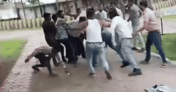 मंदसौर : ITI कॉलेज सीतामऊ में कर्मचारियों के बीच मारपीट, कैंपस में चले लात-घूंसे, वीडियो वायरल