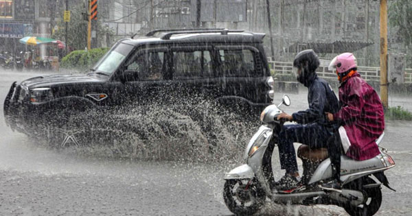 MP Weather Update : प्रदेश में मूसलधार बारिश से बाढ़ जैसे हालात, 21 जिलों में हैवी रेन का अलर्ट; उमरिया में जौहिला डैम के गेट खुले