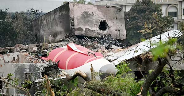 अहमदाबाद विमान हादसे की प्रारंभिक रिपोर्ट AAIB ने केंद्र सरकार को सौंपी, ब्लैक बॉक्स से डेटा रिकवर, सभी एंगल से जांच जारी