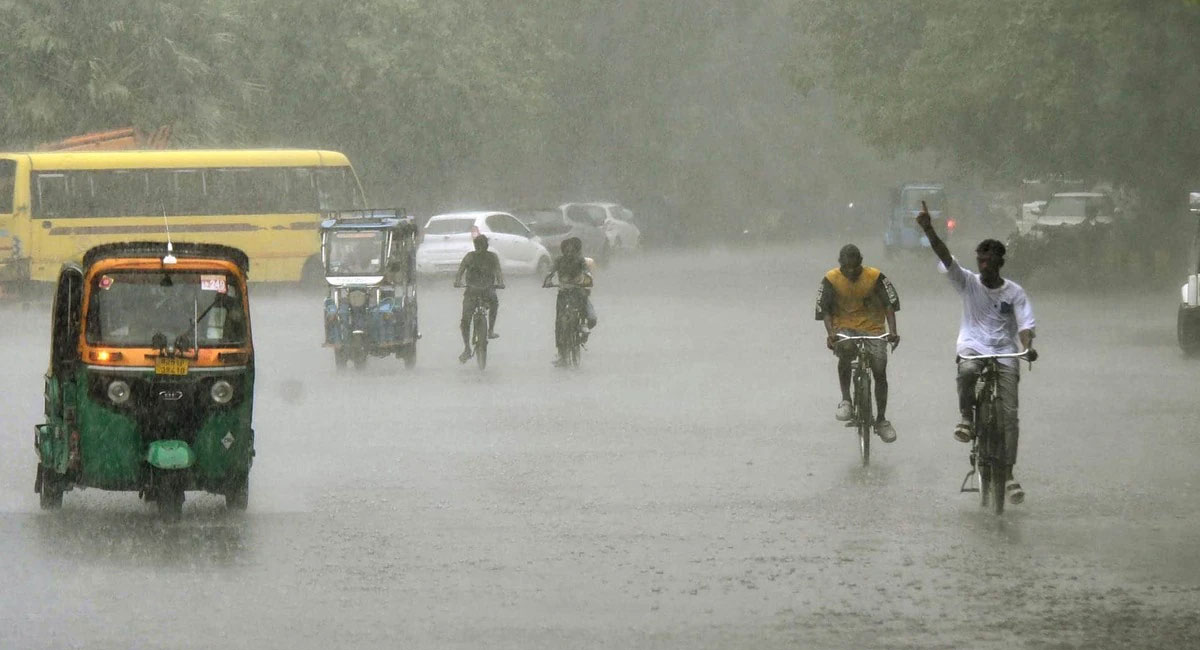 MP Weather Update : प्रदेश में झमाझम बारिश का दौर जारी, इंदौर-उज्जैन समेत 17 जिलों में येलो अलर्ट; मंदसौर में उफान पर शिवना नदी