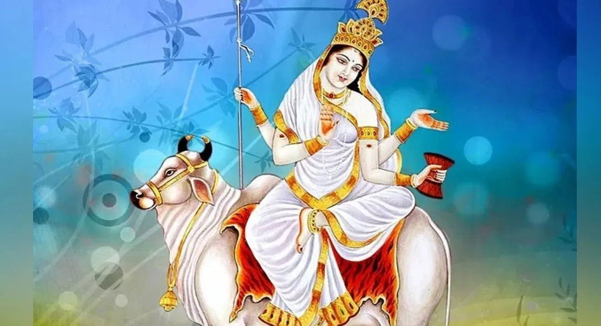 शारदीय नवरात्र के पहले दिन की जाती है मां शैलपुत्री की पूजा  