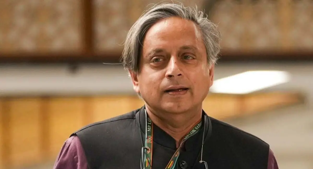 कांग्रेस नेता शशि थरूर की कलम ने हिलाया सत्ता का सिंहासन, सामने आया पॉलिटिकल सीक्रेट