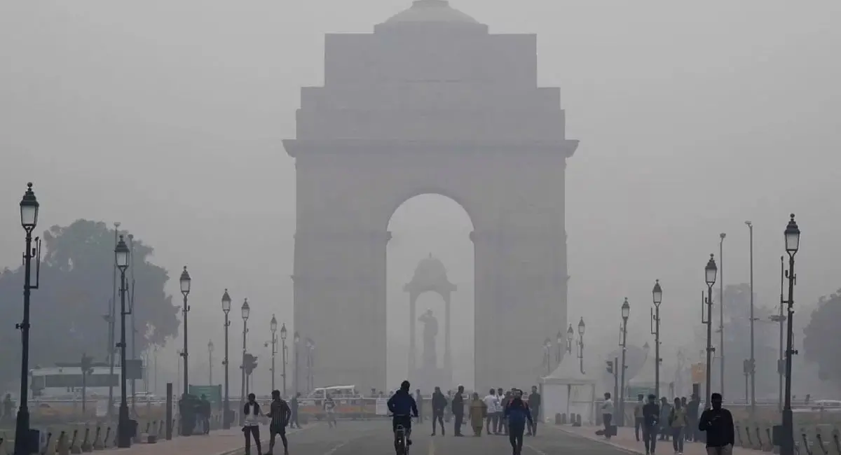 दिल्ली में हवा अब भी जहरीली, AQI 300 के पार; जानें प्रदूषण बढ़ने के बड़े कारण