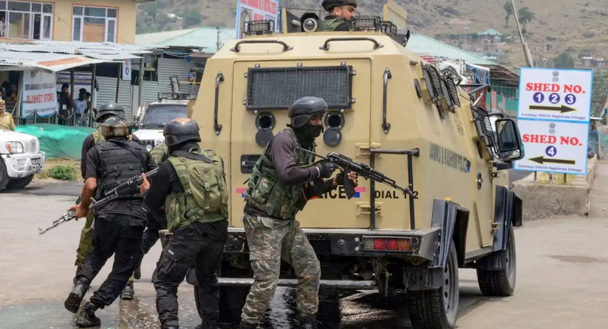 किश्तवाड़ के छत्रू में सुरक्षाबलों और आतंकियों के बीच मुठभेड़, एक जवान घायल