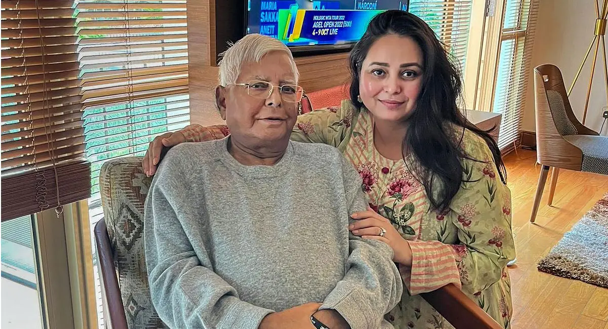 रोहिणी ने रात को छोड़ा घर, तेजस्वी और संजय-रमीज पर लगाए आरोप; बोलीं- सवाल किया तो चप्पल तक उठाई गई