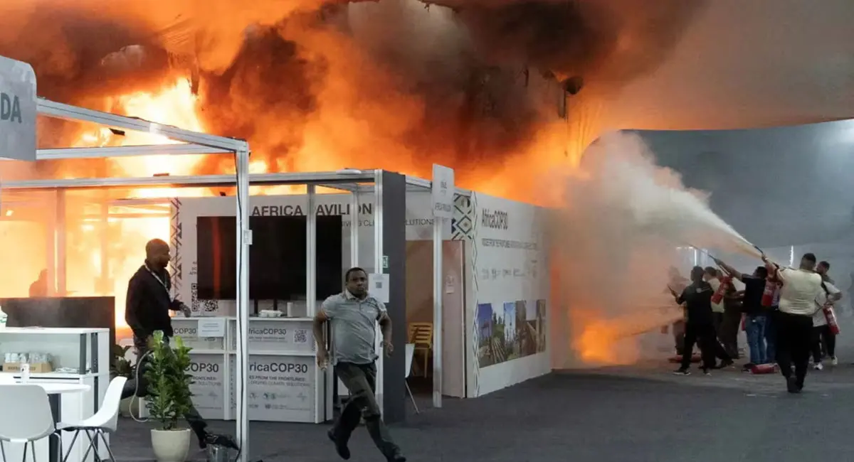 हॉल में लगी आग, 13 घायल; भारत के पर्यावरण मंत्री भी थे मौजूद