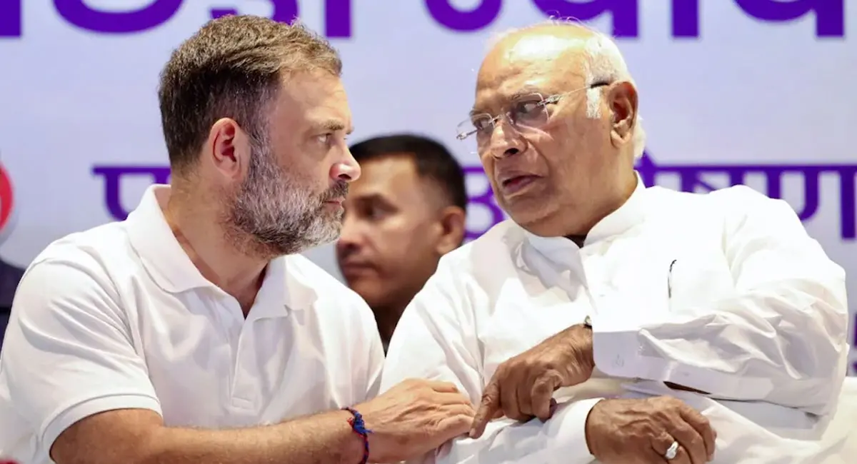 रामलीला मैदान में जुटे कार्यकर्ता, राहुल गांधी सहित कई दिग्गज नेता होंगे शामिल