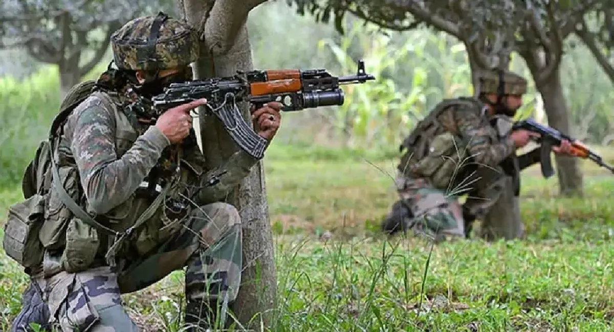 LoC पर घुसपैठ की कोशिश नाकाम, पाकिस्तानी आतंकी ढेर; पुंछ में ऑपरेशन के दौरान JCO शहीद