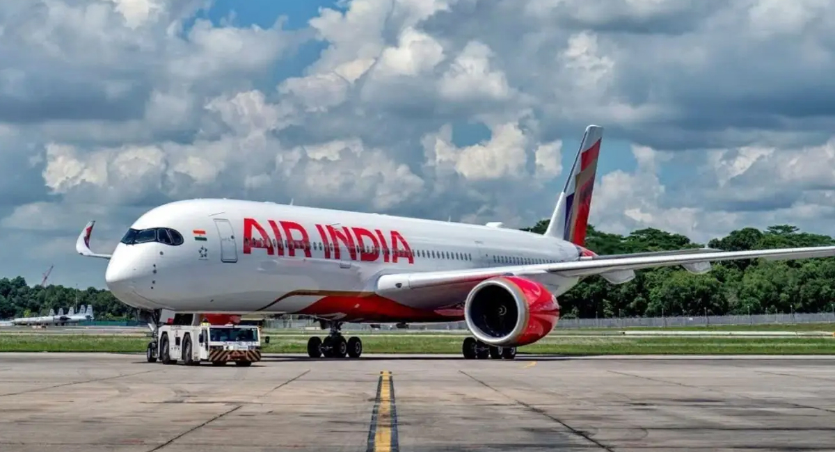 दिल्ली से इंदौर जा रही Air India की फ्लाइट के इंजन में लगी आग, तुरंत कराई गई इमरजेंसी लैंडिंग