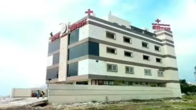 मरीज की मौत पर परिजन भड़के, पुलिस पर पथराव