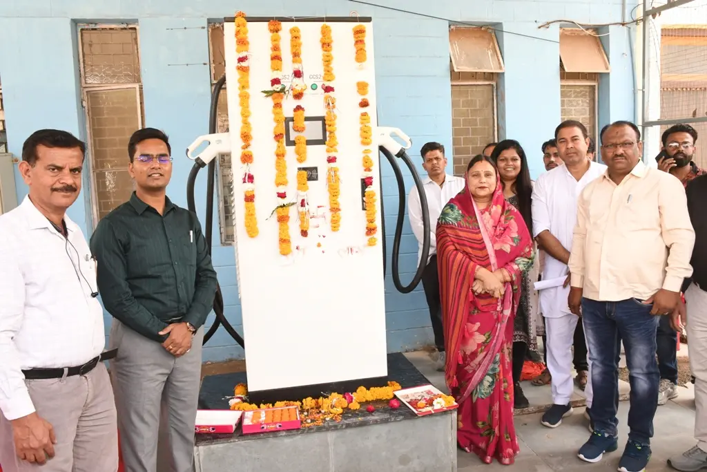 बिना अनुमति बना शहर का पहला ईवी चार्जिंग स्टेशन, 4 और निर्माणाधीन