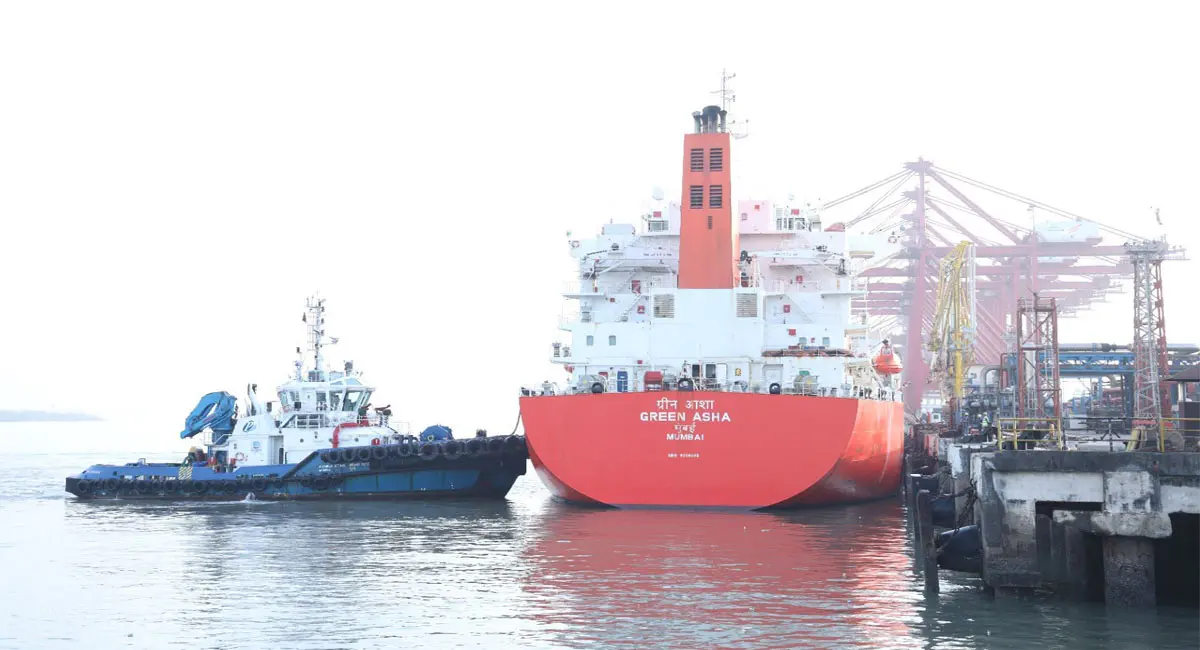 खतरे के बीच होर्मुज पार कर नवी मुंबई पहुंचा ‘ग्रीन आशा’ टैंकर, 15,400 टन गैस से सप्लाई होगी मजबूत