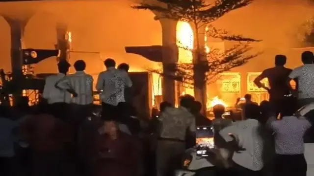 पचोर में पेट्रोल पंप पर भीषण आग, फ्यूल टैंकर भी चपेट में आया; 11 लोग झुलसे