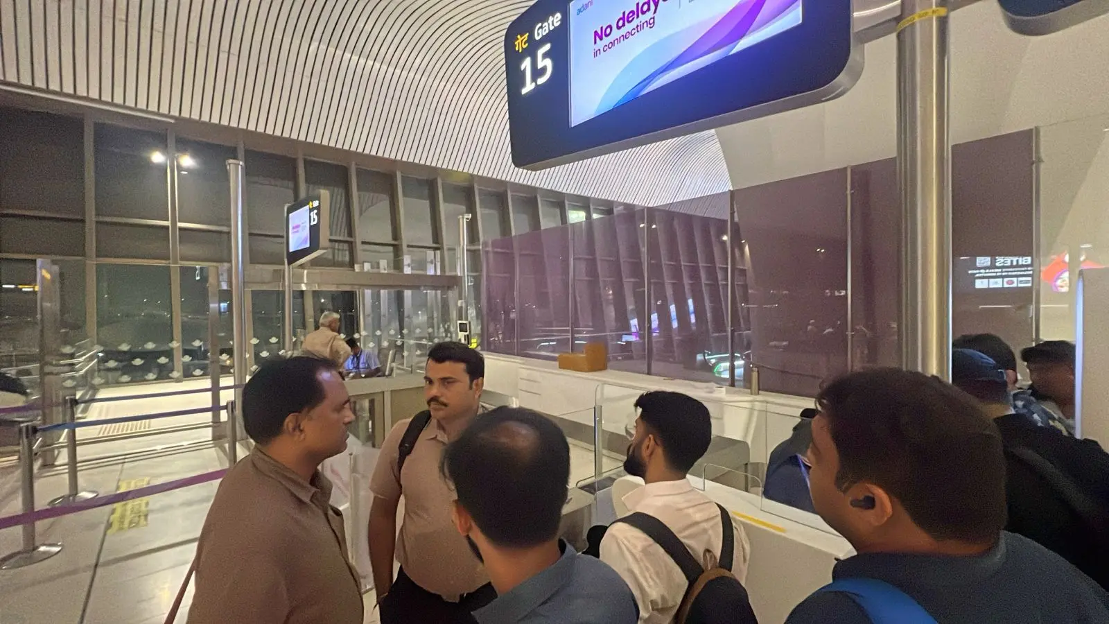 भोपाल-दिल्ली-मुंबई रूट पर 2 से 3 घंटे तक देरी की शिकायतें, यात्रियों में नाराजगी