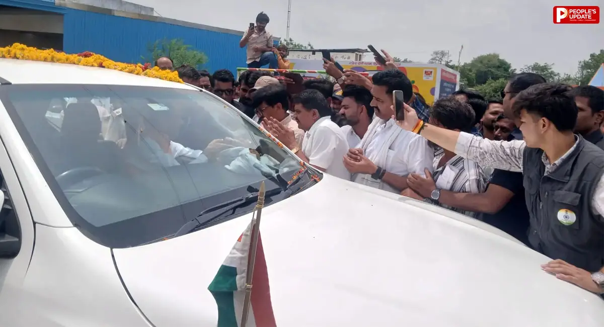किसान कांग्रेस का धरना-प्रदर्शन, केंद्रीय कृषि मंत्री शिवराज सिंह चौहान को सौंपा किसानों की मांगों का ज्ञापन