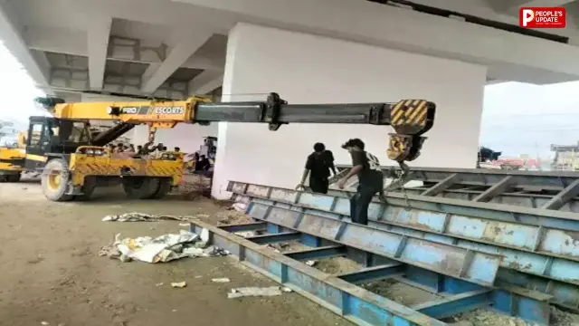 फ्लाईओवर का गार्डर गिरने से 2 कांवड़ियों की मौत, गंगाजल लेकर लौट रहे थे घर