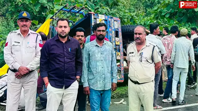 उज्जैन कांवड़ लेने जा रहे श्रद्धालुओं की ट्रैक्टर-ट्रॉली पलटी, चार घायल