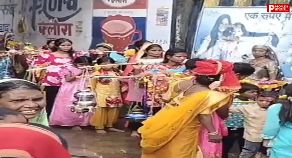 घंसौर में गूंजा हर-हर महादेव, मंडला से नर्मदा जल लेकर पहुंचे कांवड़िए; श्रीराम मंदिर में किया जलाभिषेक