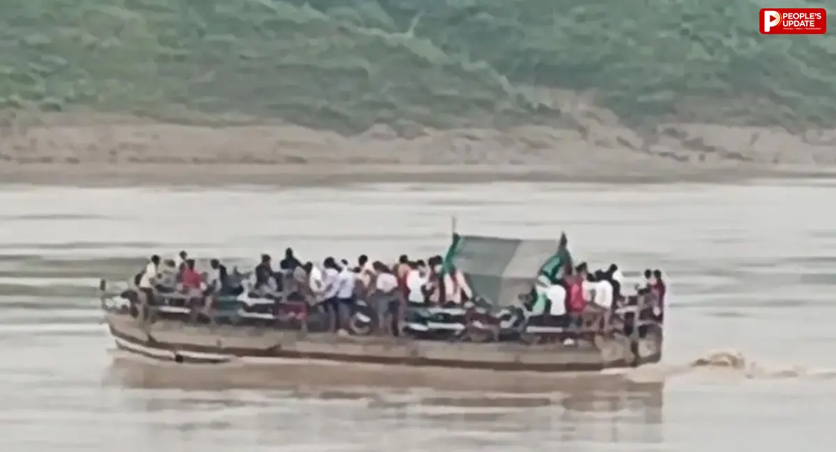 चंबल नदी के बीच धार में खराब हुआ स्टीमर, बहाव के साथ बहा कई किलोमीटर; करीब 100 यात्री और 50 दोपहिया थे सवार