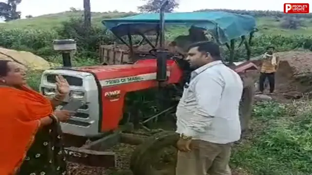 छिंदवाड़ा में जब्त रेत उठाने को लेकर विवाद, पूर्व सरपंच पर ट्रैक्टर चढ़ाने की कोशिश का वीडियो वायरल