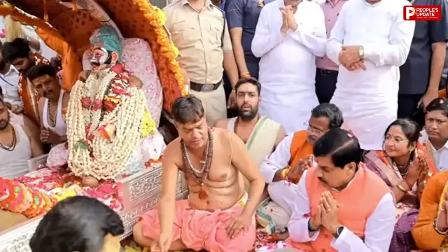 भादौ की पहली सवारी में नगर भ्रमण पर निकले बाबा महाकाल, पांच स्वरूपों में दिए दर्शन; झांझ-मंजीरे बजाते दिखे CM मोहन यादव
