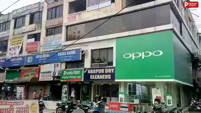 ज्योति कॉम्प्लेक्स की पांच दुकानों पर छापा, Apple की नकली एसेसरीज बरामद; 9 लाख का माल जब्त