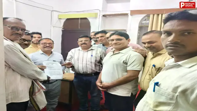 हरदा में पटवारियों ने सौंपा ज्ञापन, लंबित मांगों पर जताई नाराजगी