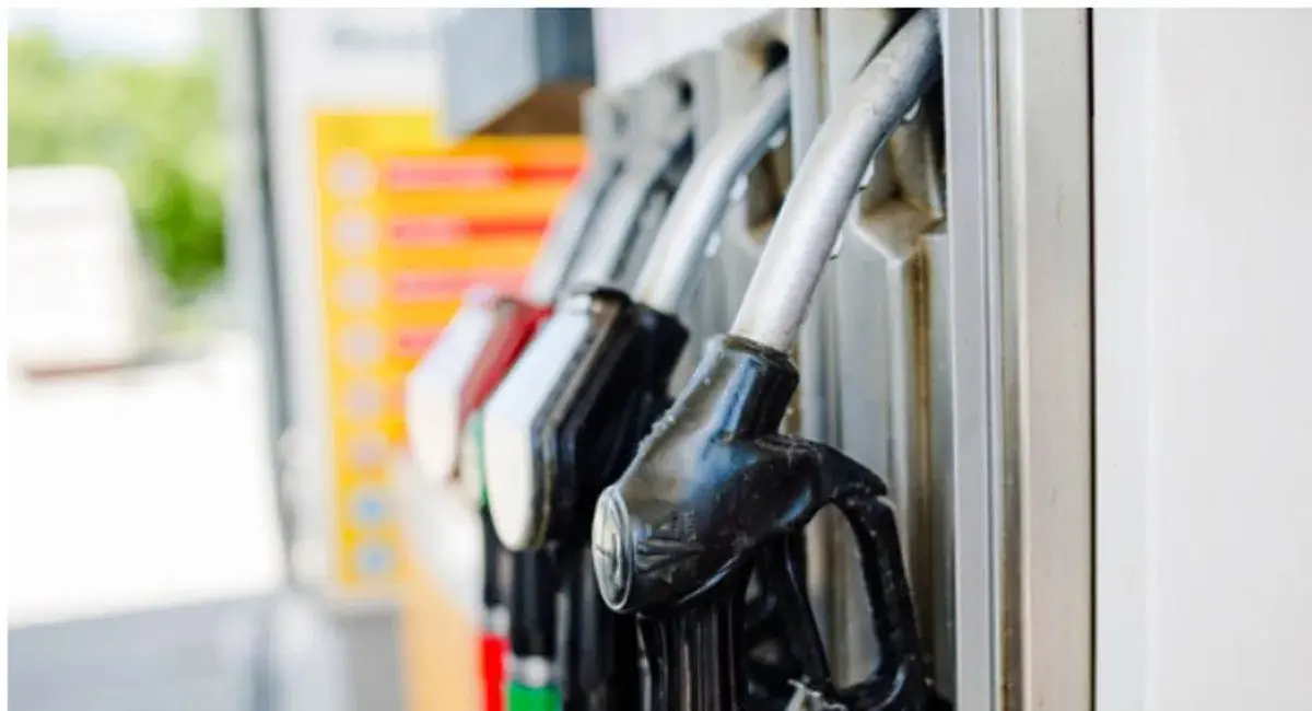 भारत में 60 दिन का तेल भंडार, सरकार ने कहा- देश में पेट्रोल-डीजल और एलपीजी पर्याप्त मात्रा में उपलब्ध