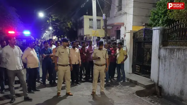 युवकों ने मचाया उत्पात, वकील के घर पर की बमबाजी; होटल में हुआ था विवाद