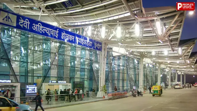 इंदौर में खराब मौसम का असर, फ्लाइट डायवर्ट होने से यात्रियों को करना पड़ा इंतजार