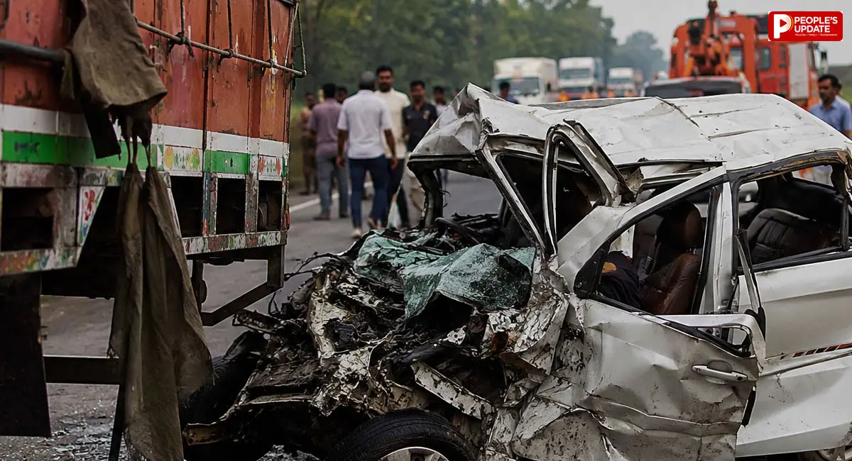 ट्रक में घुसी कार, हादसे में 4 लोगों की मौत; 3 गंभीर घायल