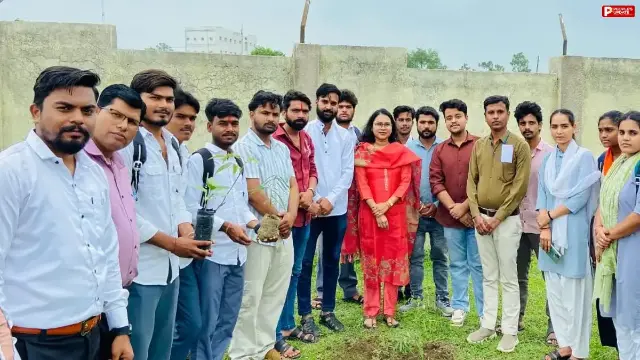 बेगमगंज: ABVP कार्यकर्ताओं ने महाविद्यालय परिसर में किया पौधारोपण, पर्यावरण संरक्षण का दिया संदेश