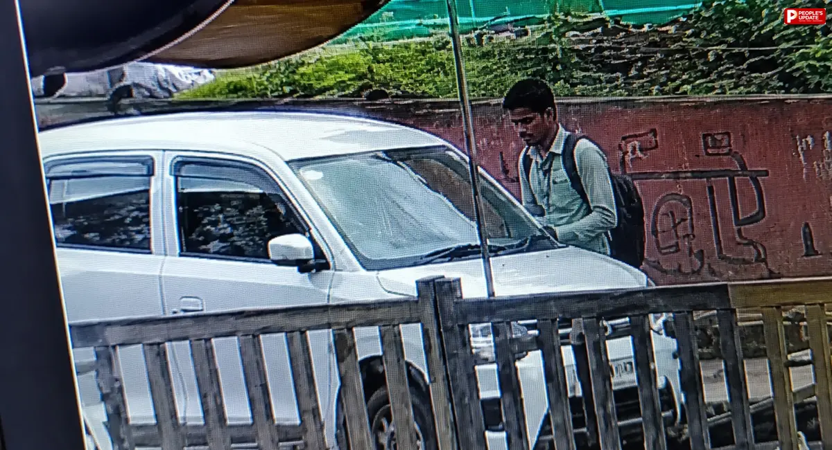 महाकाल दर्शन के दौरान श्रद्धालु की कार से लाखों का सामान चोरी, CCTV में कैद हुई वारदात