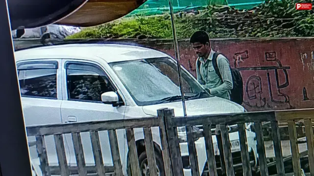 महाकाल दर्शन के दौरान श्रद्धालु की कार से लाखों का सामान चोरी, CCTV में कैद हुई वारदात