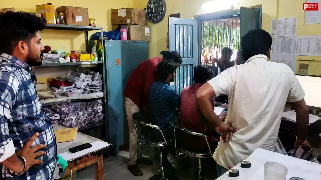 बेगमगंज: किसानों को खाद मिलने में परेशानी, वेयरहाउस में यूरिया वितरण पर उठे सवाल; टोकन व्यवस्था में साठगांठ का आरोप