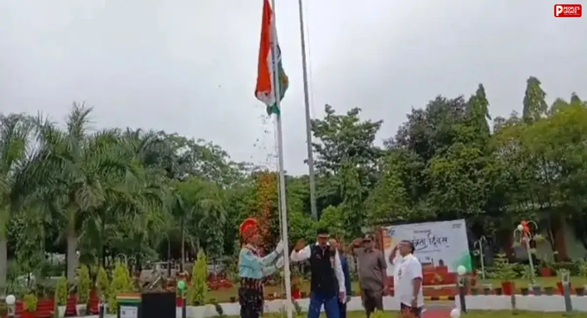 झाबुआ: पावर प्लांट में धूमधाम से मनाया गया स्वतंत्रता दिवस, कर्मचारी और विद्यार्थी हुए सम्मानित
