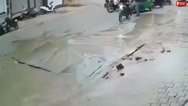इंदौर: 40 करोड़ की सड़क धंसी, गोराकुंड में पानी की पाइपलाइन फूटी