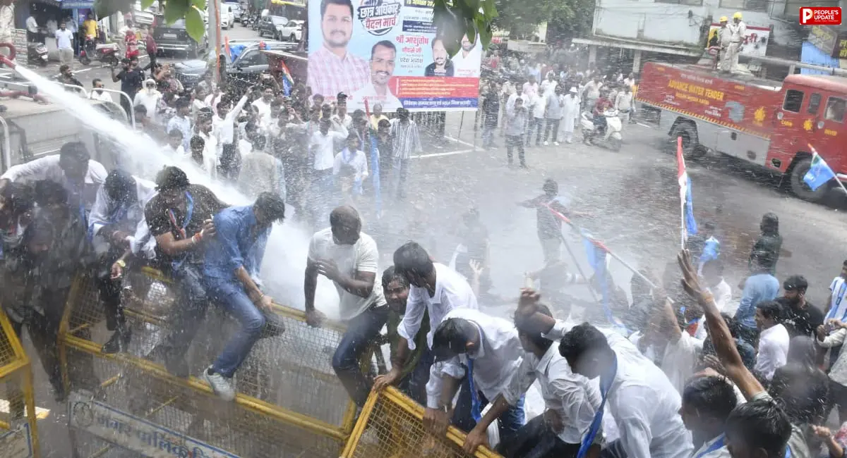 कटनी: NSUI का छात्र अधिकार पैदल मार्च, पुलिस ने छात्रों पर चलाया वाटर कैनन