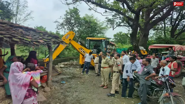 रायसेन: पारतलाई में बुलडोजर एक्शन, सरकारी जमीन से हटाया अतिक्रमण