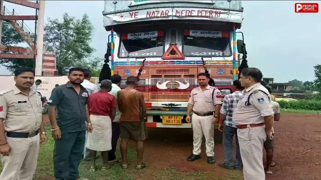 ट्रक में 354 पशुओं को ले जा रहा था, 7 आरोपी गिरफ्तार; जांच में जुटी पुलिस