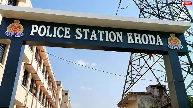गाजियाबाद के खोड़ा में खूनी खेल: पति ने की पत्नी और बेटी की हत्या, दूसरी बेटी गंभीर रुप से घायल; आरोपी गिरफ्तार