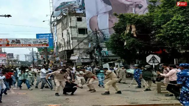 पटना में छात्रों का हंगामा: पथराव के बाद पुलिस ने किया लाठीचार्ज, कई छात्र हिरासत में 