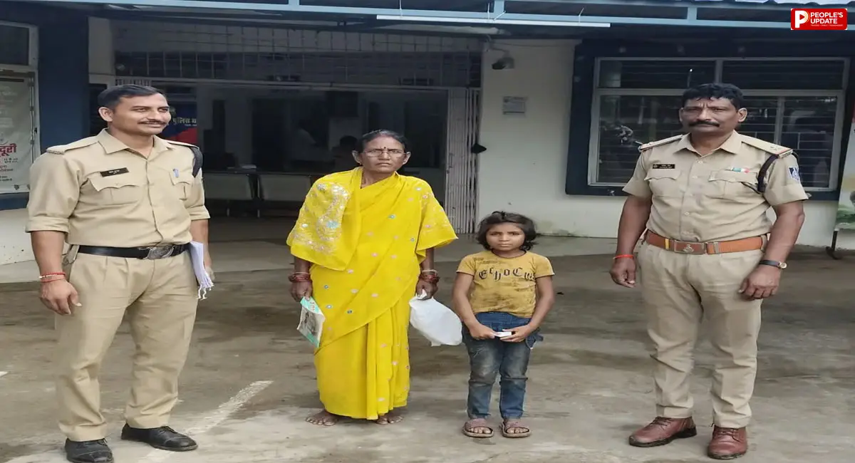 बस में बैठकर सोहागपुर पहुंची 8 साल की बच्ची, पुलिस ने परिजनों को सौंपा