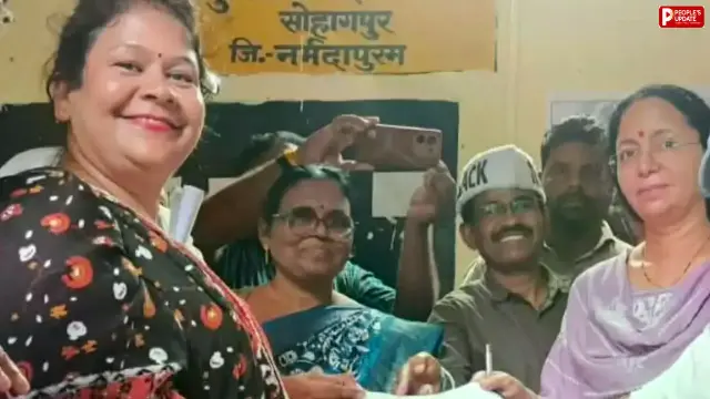 सोहागपुर में कर्मचारियों ने निकाली रैली, मांगों को लेकर मुख्यमंत्री के नाम सौंपा ज्ञापन