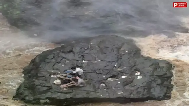 छिंदवाड़ा: कुकड़ी खापा वॉटरफॉल में फंसे नागपुर के 4 पर्यटक, पुलिस-SDRF ने किया सफल रेस्क्यू